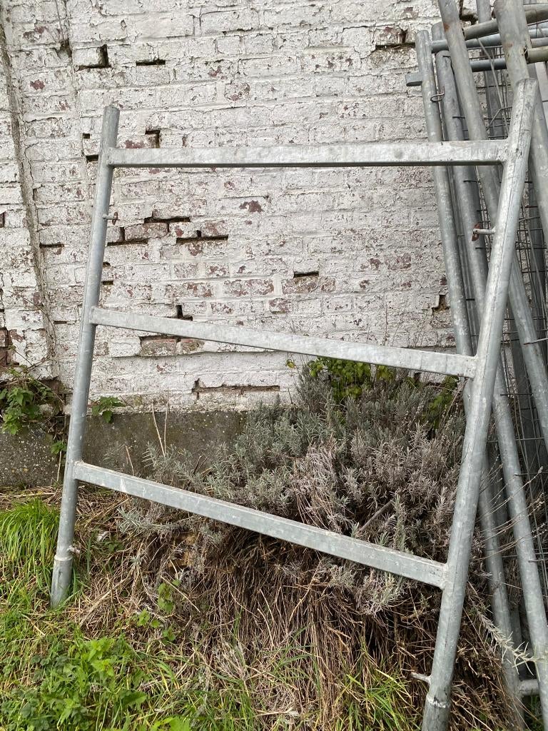 Cadres d’échafaudage galvanisés – Qualité professionnelle, Bricolage & Construction, Échafaudages, Enlèvement, Utilisé, Échafaudage de façade