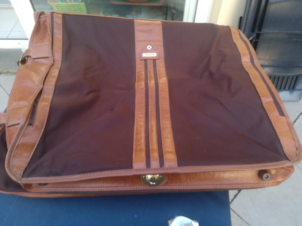 Housse pour vêtements Samsonite, Enlèvement