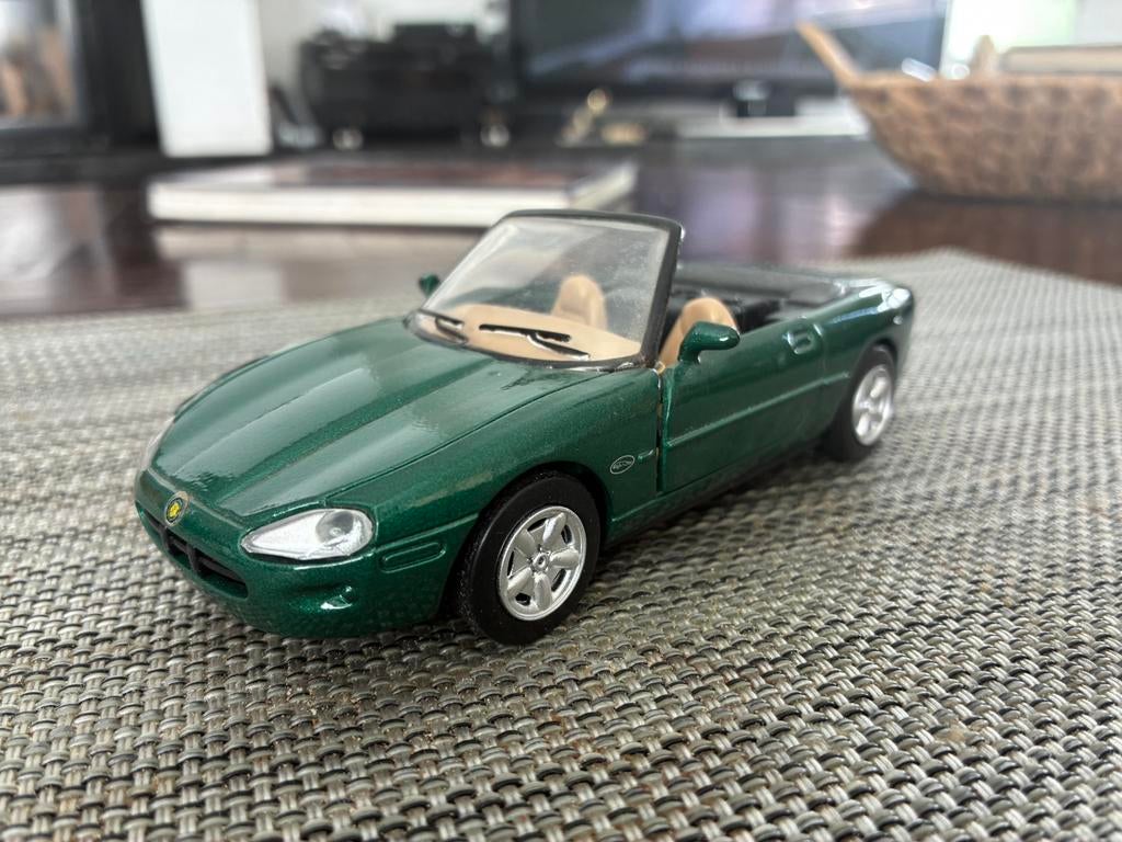 jaguar xk8 cabriolet 1/32 new ray, Enlèvement, Comme neuf, Voiture