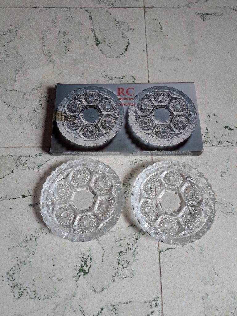 Lot de 2 cendriers cristal RC, Enlèvement