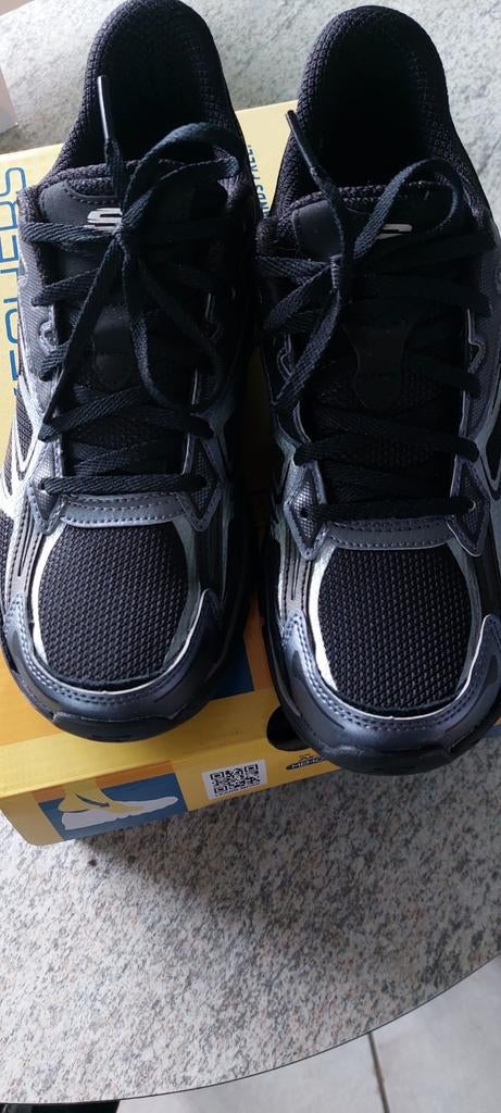 Splinternieuwe skechers maat 40, Ophalen of Verzenden