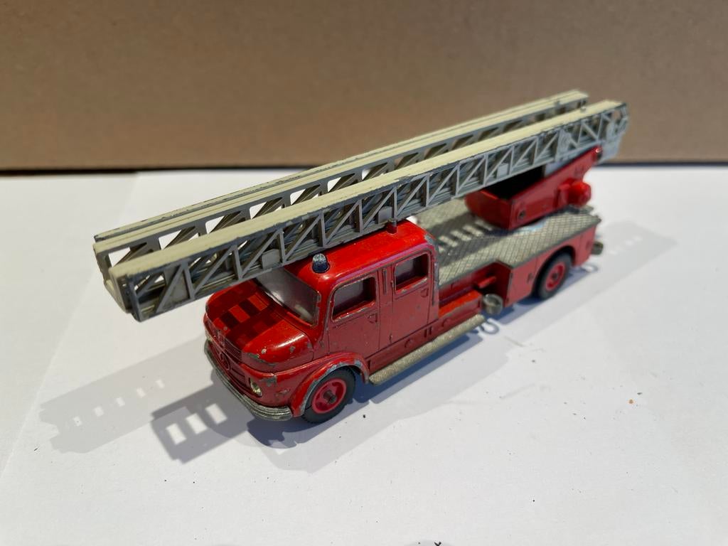 Siku germany merecedes-benz brandweerwagen, Hobby en Vrije tijd, Modelauto's | 1:43, Ophalen of Verzenden, Zo goed als nieuw, SIKU