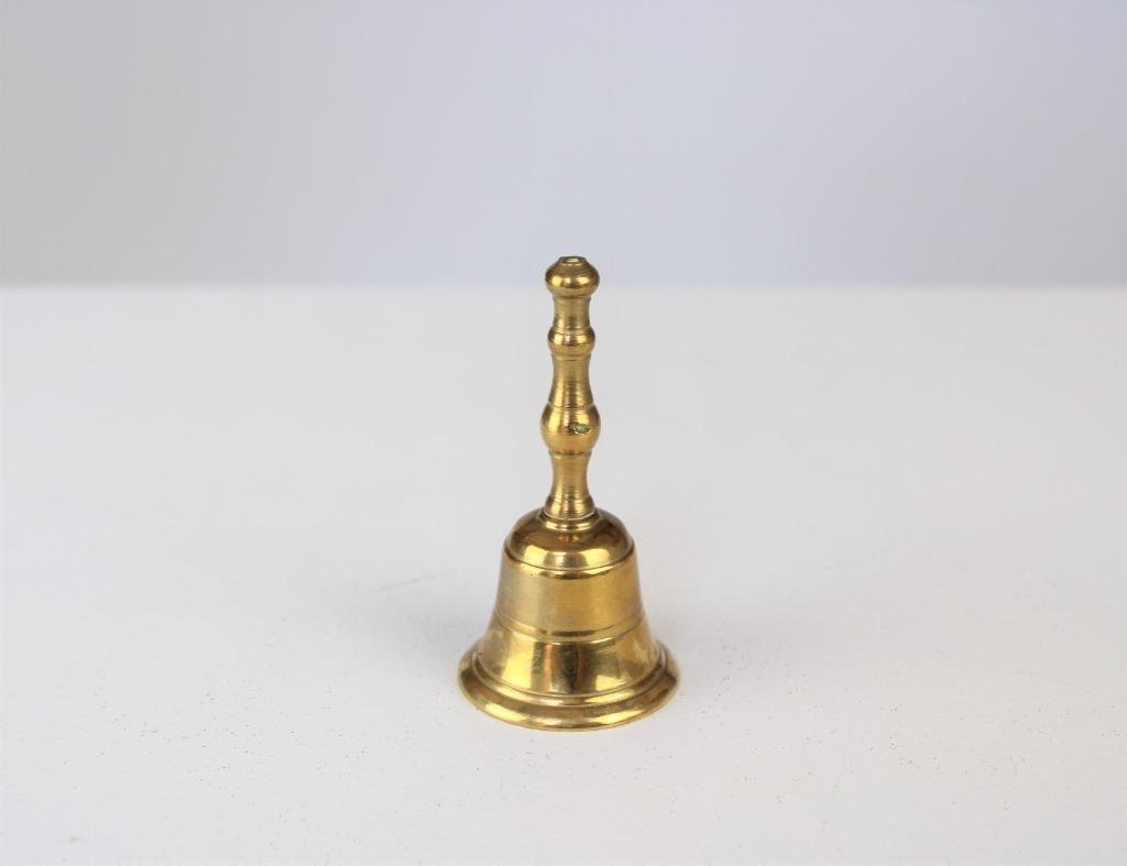 une cloche de table en laiton, Enlèvement ou Envoi