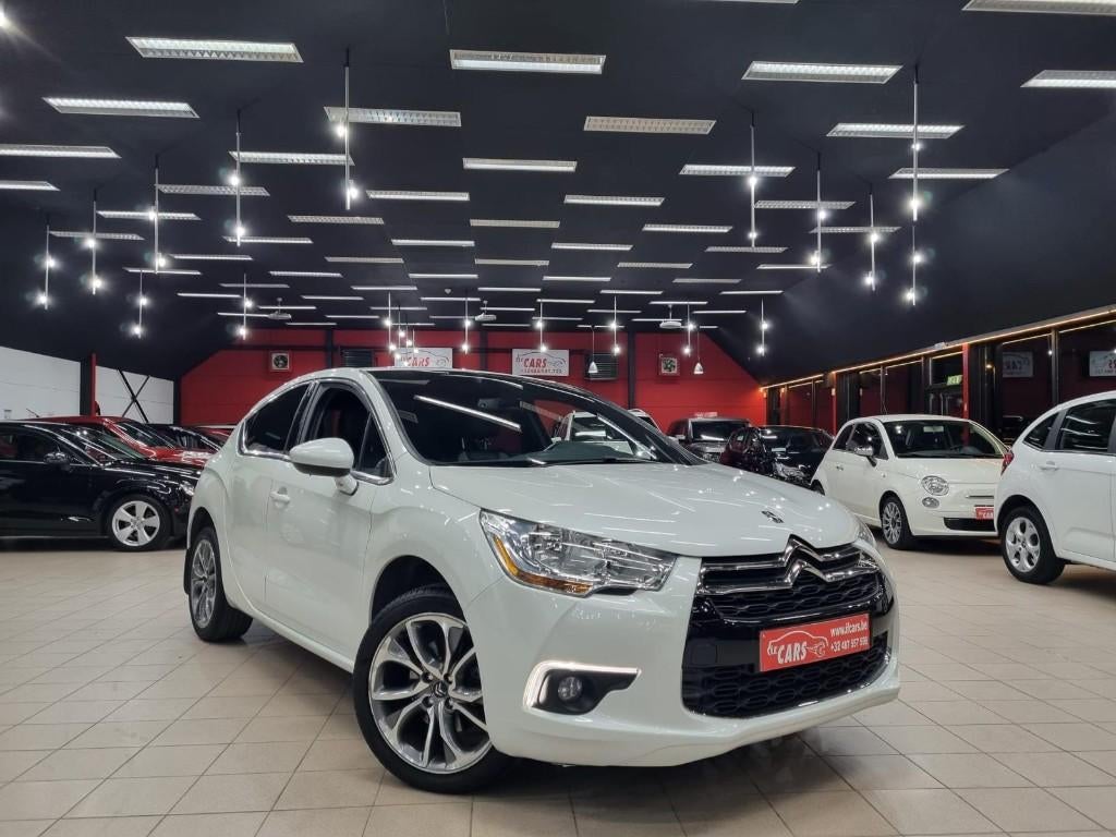 CITROEN DS4 THP 160 Automatik SoChic**45000KM'S**AUTOMAAT**, Auto's, Citroën, Euro 5, Lederen bekleding, Zwart, 4 cilinders