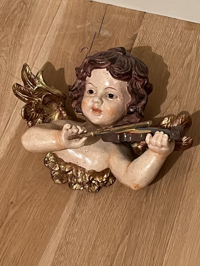 engel met viool, Ophalen