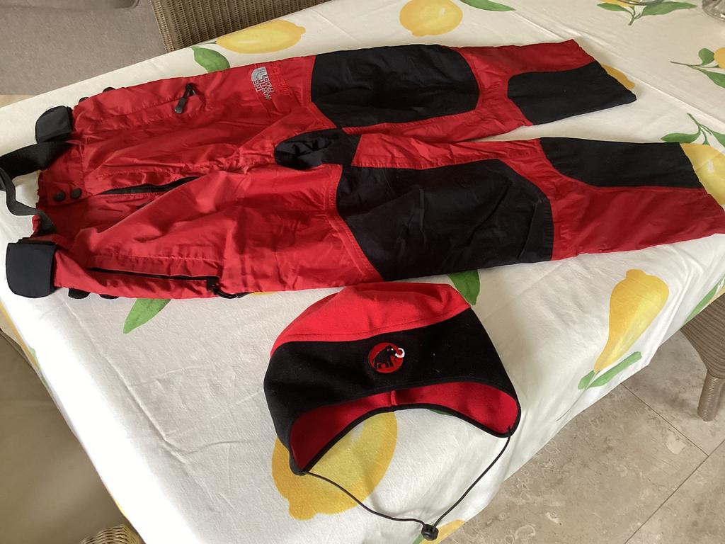 Skibroek the North face Gore tex, small en muts, Enlèvement