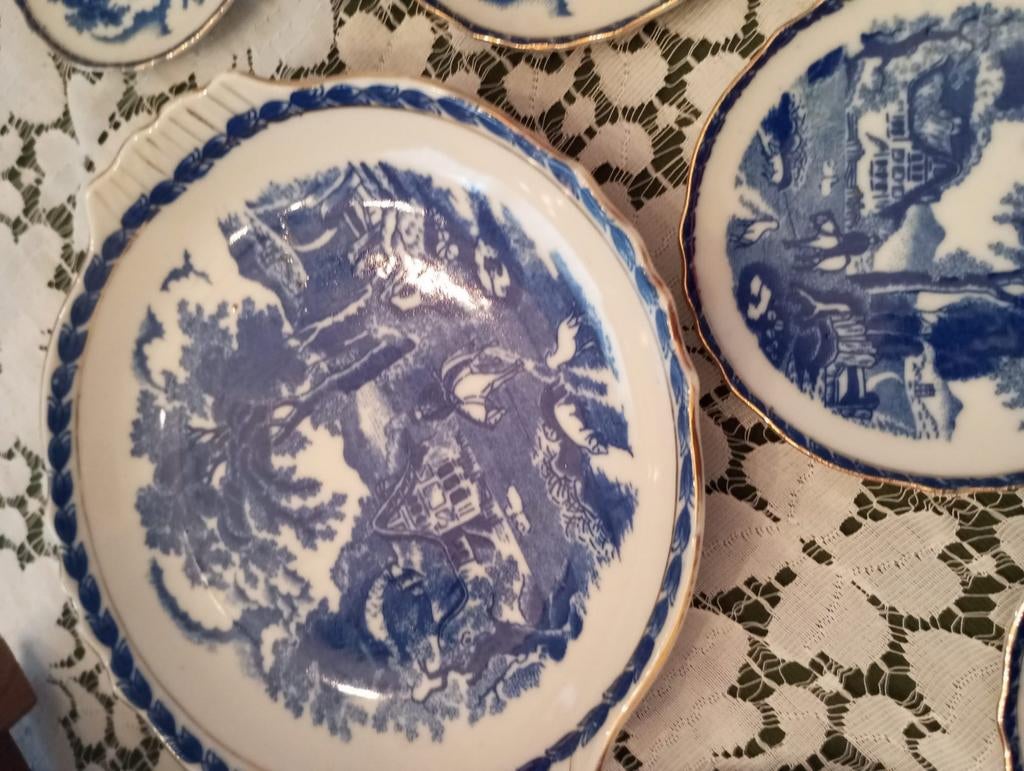 6 assiettes à dessert et 1 assiette en chocolat de Delft, Enlèvement ou Envoi