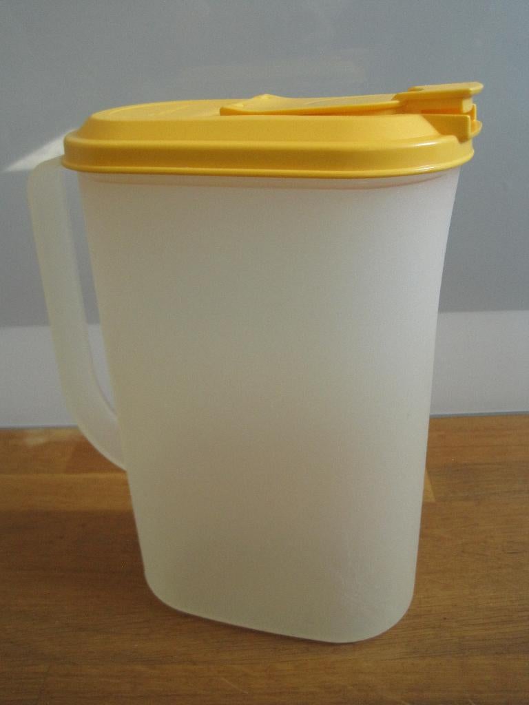 Carafe Tupperware avec couvercle jaune 1,9 litre, Maison & Meubles, Cuisine| Tupperware, Utilisé, Bol ou Canette, Jaune, Blanc