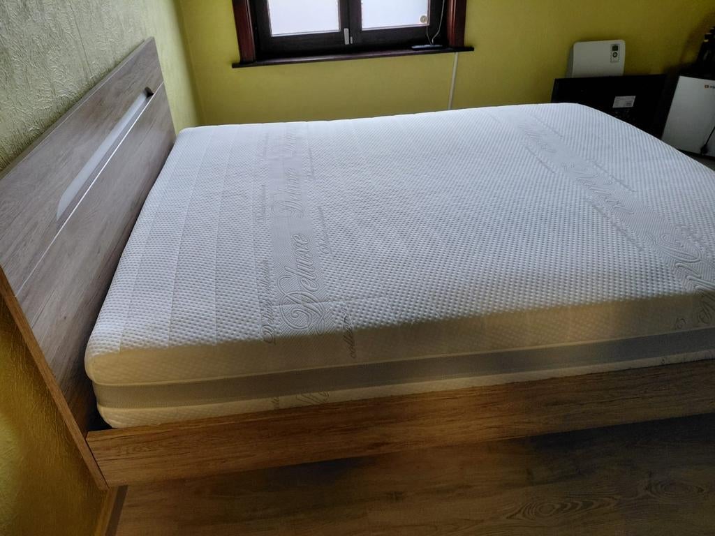 Lit double + matelas +, sommier à lattes., Maison & Meubles, Chambre à coucher | Lits, Enlèvement, Deux personnes