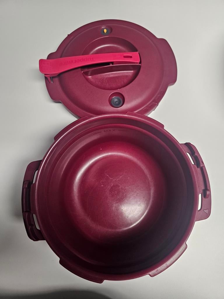 Cocotte cuisson vapeur Tupperware, Enlèvement