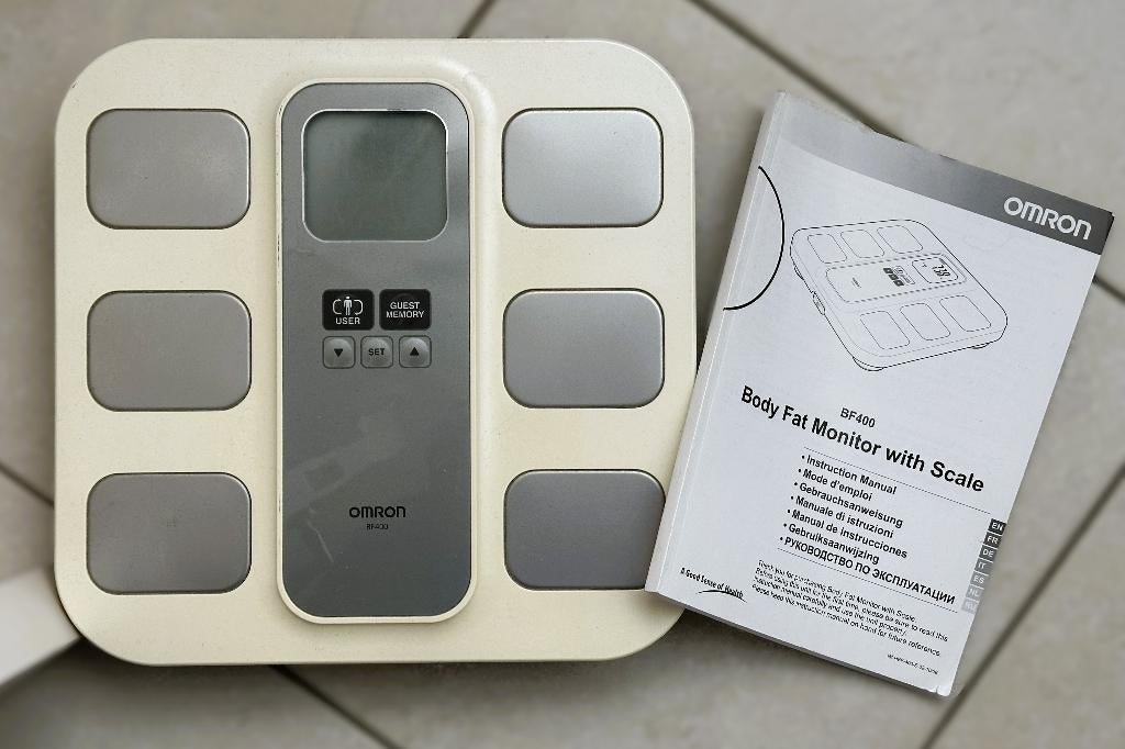 Omron BF400 body fat monitor + weegschaal, Elektronische apparatuur, Ophalen, 1 tot 500 gram, 100 kg of meer, Personenweegschaal