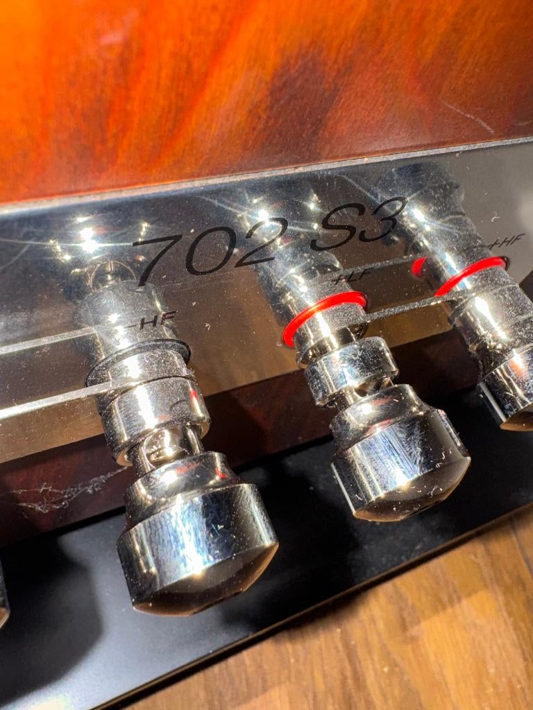 haut-parleurs de démo Bowers and Wilkins 702 S3 — Walnut, Enlèvement, Comme neuf, Haut-parleurs Frontaux, Arrière ou Stéréo, Bowers & Wilkins (B&W)