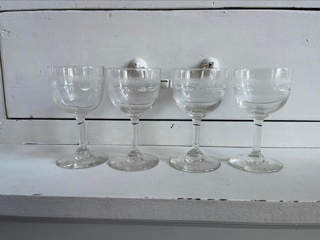 4 verres à shot taillés sur pied, Enlèvement ou Envoi