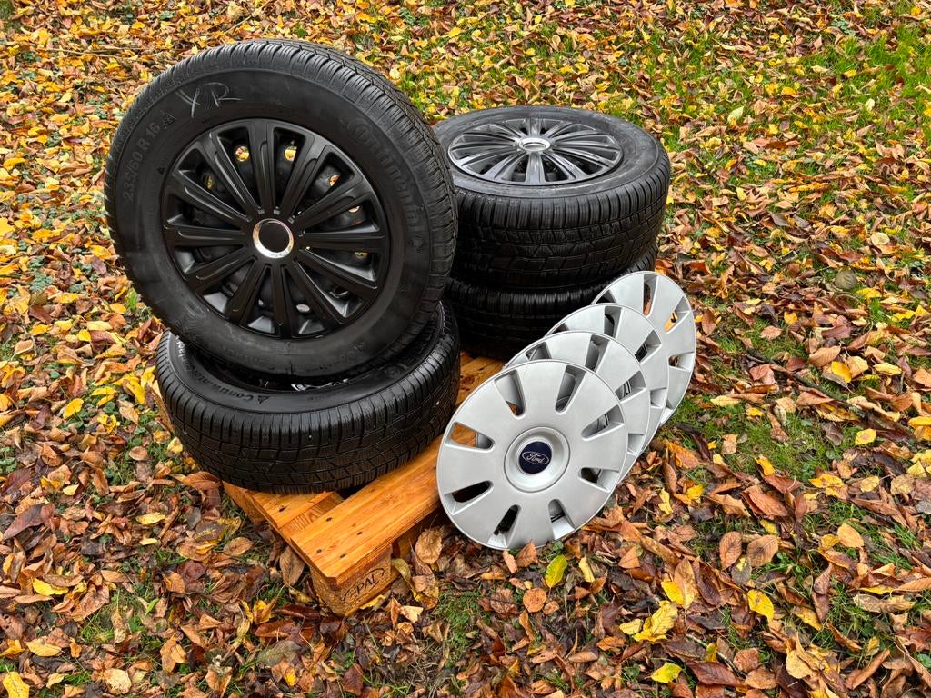 Winterbanden 235/60r16, Auto-onderdelen, Banden en Velgen, Ophalen, Winterbanden, Band(en)