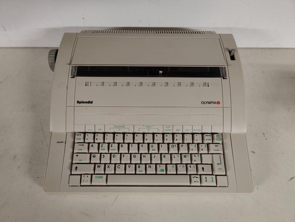 Vintage elektronische schrijfmachine Olympia Spendid, Enlèvement ou Envoi, Utilisé