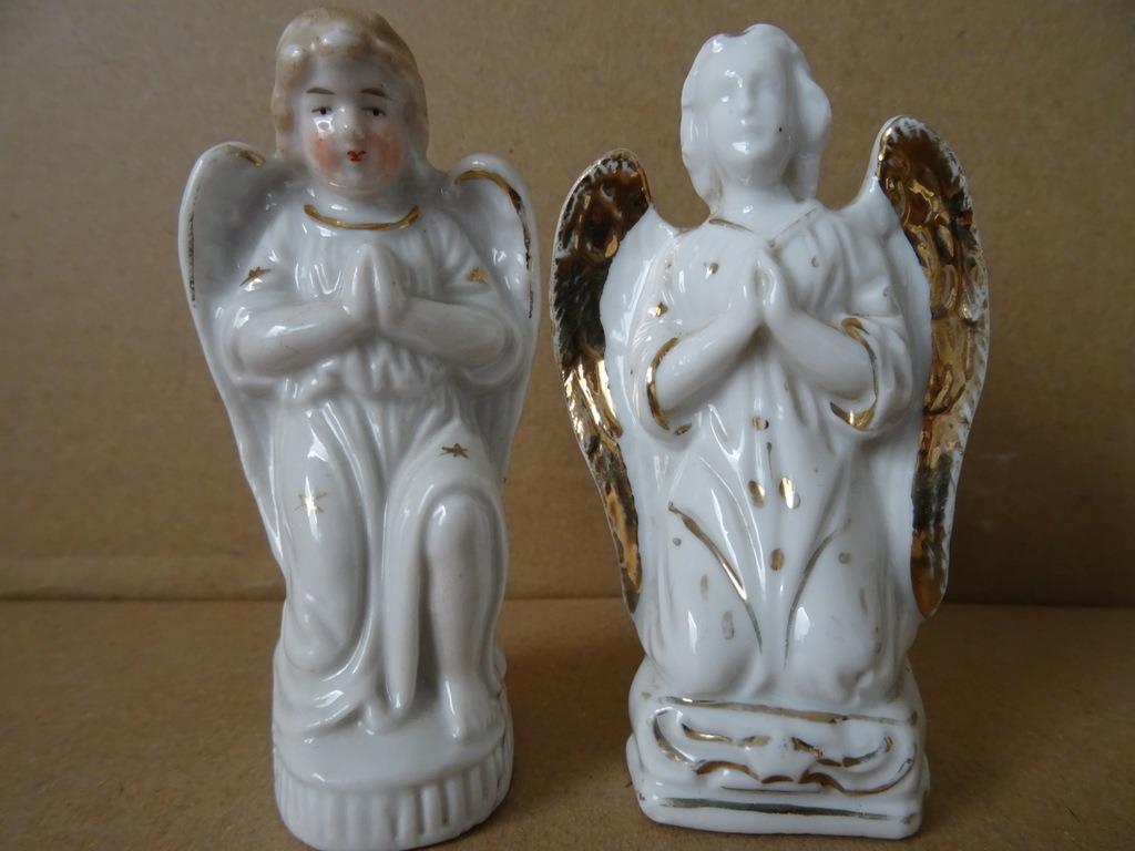 Figurine d'ange d'anges ancienne porcelaine dorée 9cm 1850, Enlèvement ou Envoi