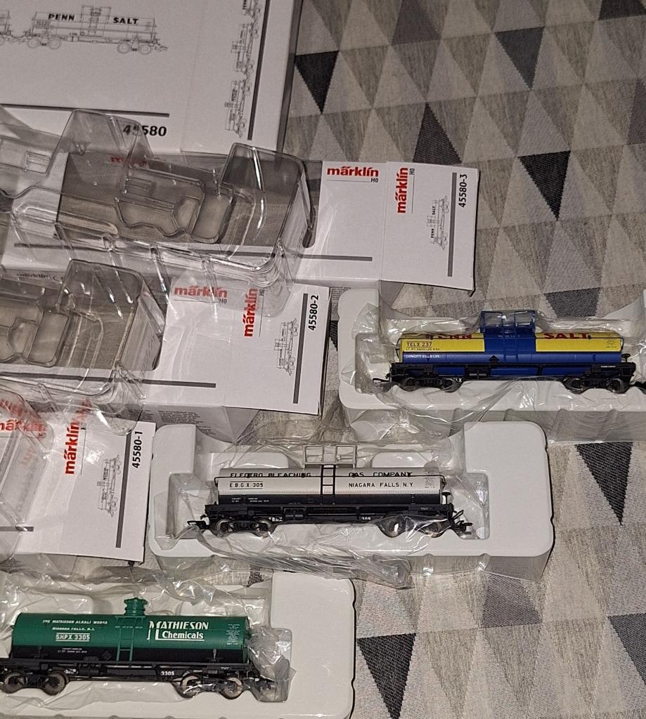 Märklin HO45580 set van 3 tankwagens USA, Hobby en Vrije tijd, Modeltreinen | H0, Zo goed als nieuw, Wagon, Märklin, Ophalen of Verzenden