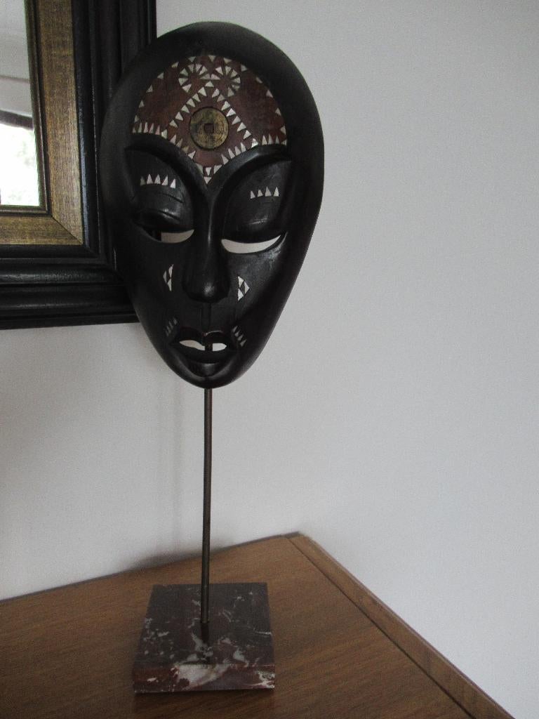 masker-LOMBOK-INDONESIE-houtsnijwerk-parelmoer, Antiek en Kunst, Kunst | Beelden en Houtsnijwerken, Ophalen of Verzenden
