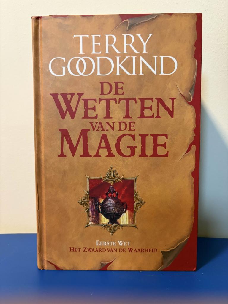 De Wetten van de Magie 1 (Hardcover), Boeken, Ophalen of Verzenden, Zo goed als nieuw, Terry Goodkind