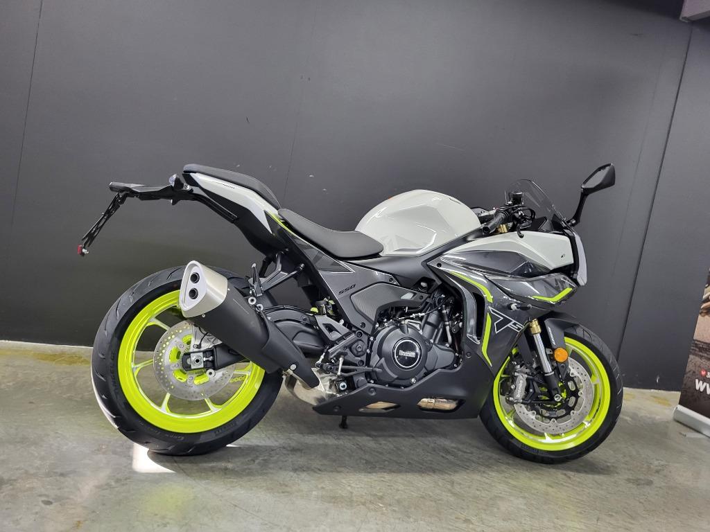 Benelli Tornado 550 (A2/A) (5j garantie & 1j Assistance), Entreprise, 2 cylindres, Sport, 12 à 35 kW