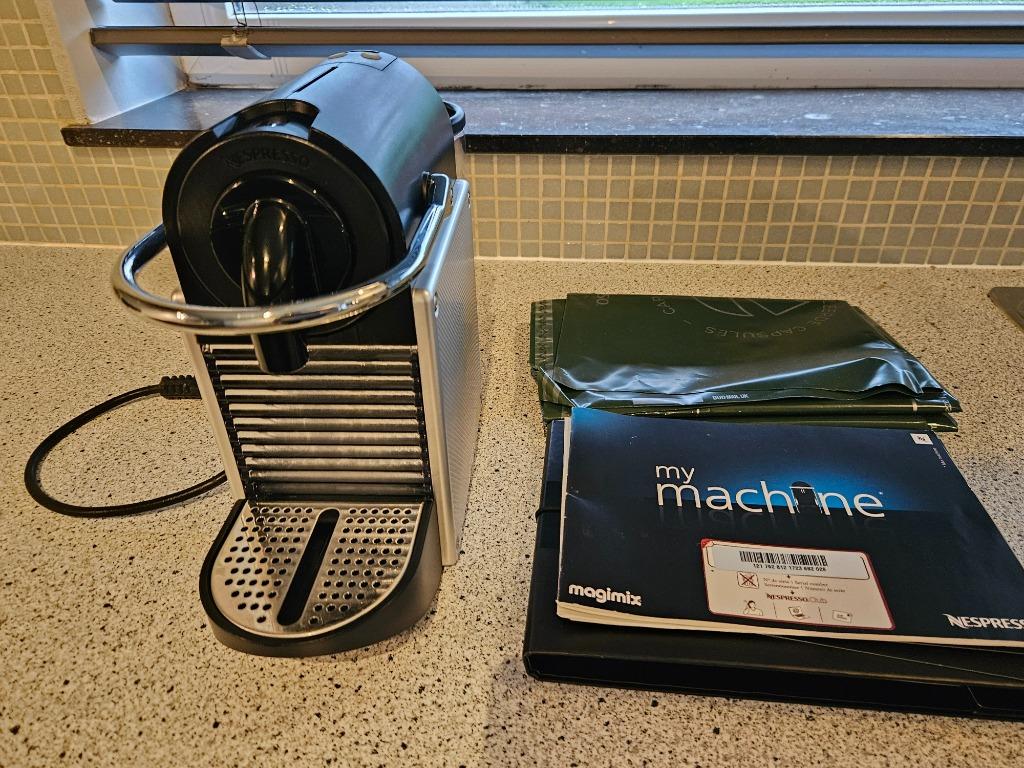 Nespresso Magimix M110, Machine à espresso, Réservoir d'eau amovible, Enlèvement, Utilisé