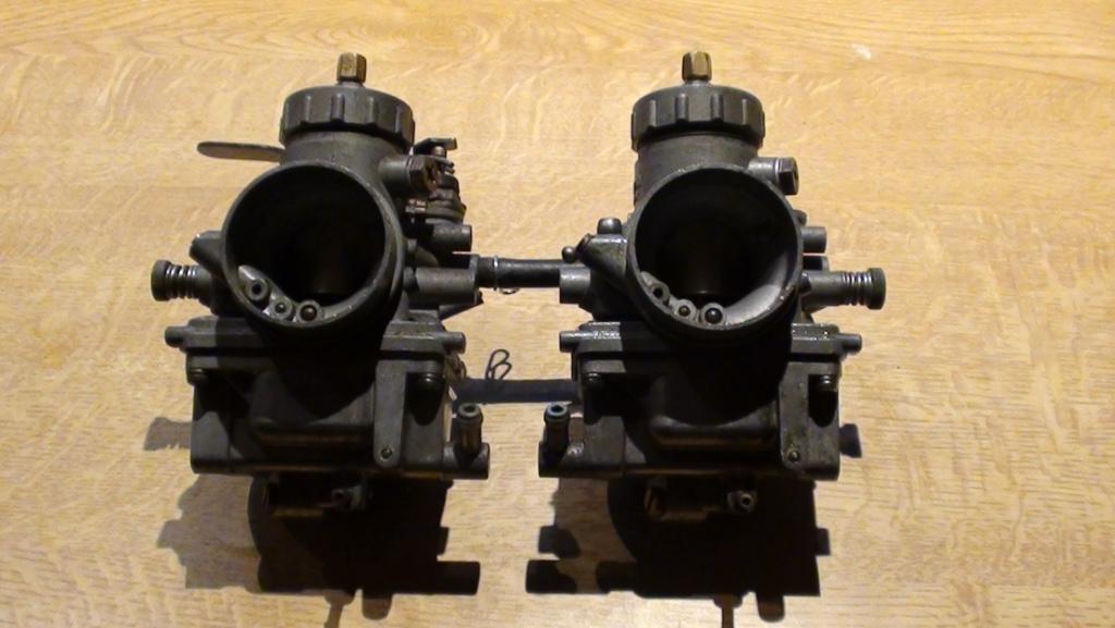 YAMAHA RD400 DX 1977 CARBURATORS, Ophalen, Gebruikt