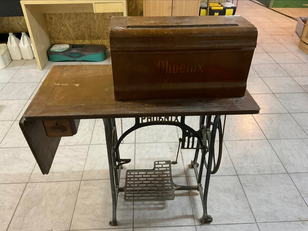 Machine à coudre Phoenix, Enlèvement