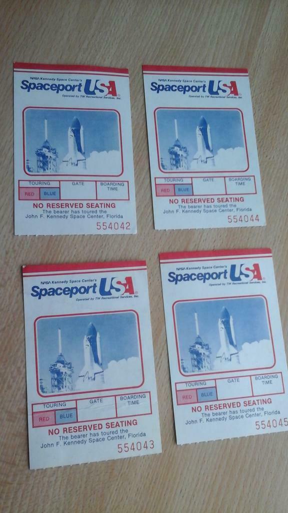 carte entrée "NASA Kennedy centre spatial"   vintage '90, Enlèvement ou Envoi, Comme neuf, Carte, Photo ou Gravure