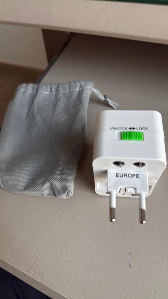 Reisadapter ( eu , uk , us ,au ), Caravans en Kamperen, Ophalen of Verzenden, Nieuw