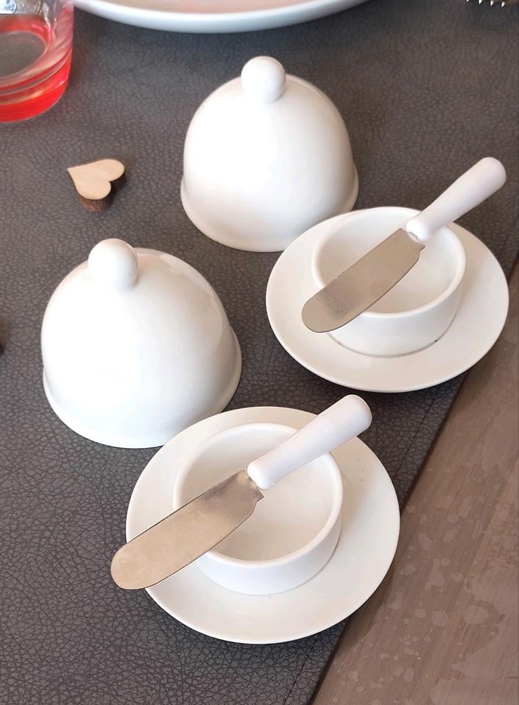 Beurrier faïence  blanche, Antiquités & Art, Enlèvement ou Envoi