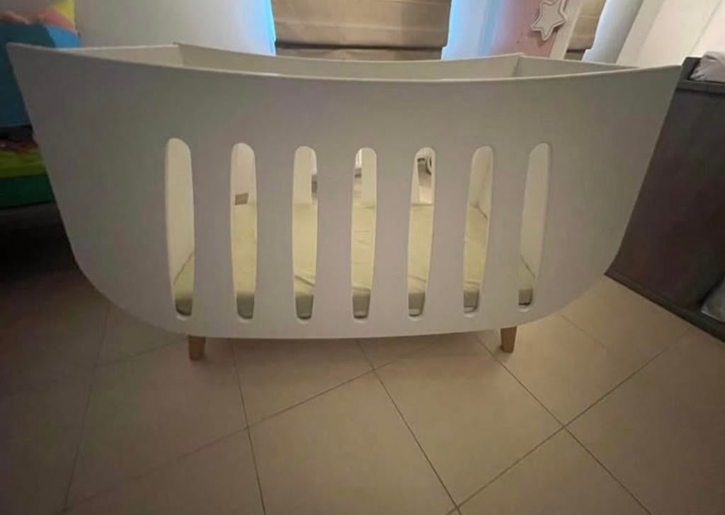 Lit bébé design, Enlèvement