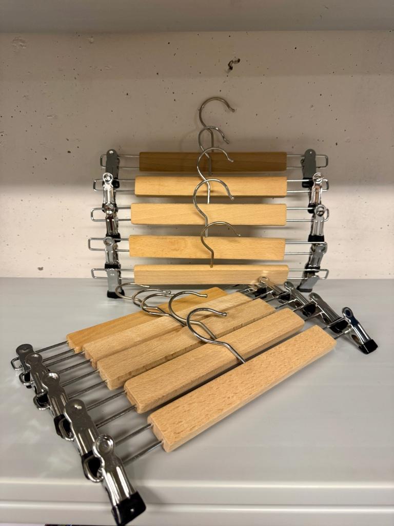 Kleerhangers hout voor Broek/Rok met nijpers - Per 10 stuks, Ophalen, Gebruikt, Hout, Volwassenen