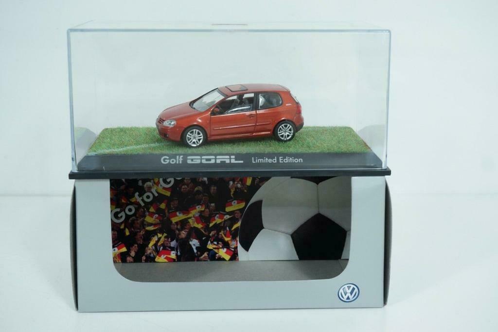 1:43 Schuco VW Volkswagen Golf 'Goal' dealer edition, Ophalen of Verzenden, Zo goed als nieuw, Auto, Schuco