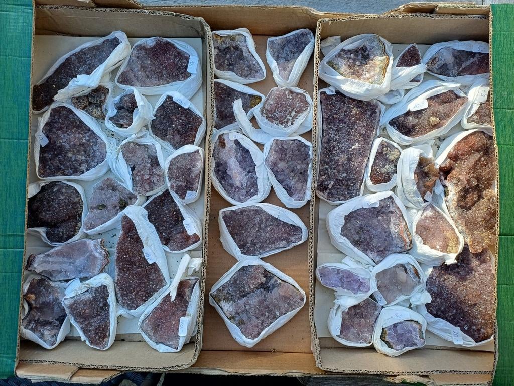 Lot d'environ 4 kg de petites pièces d'améthyste - 38 pièces, Enlèvement ou Envoi, Fossile