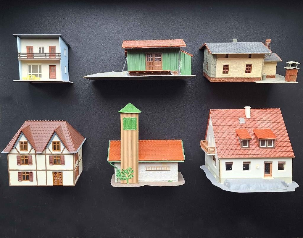 Lot de 6 maisons et entrepôts Ho, Hobby en Vrije tijd, Modeltreinen | H0, Ophalen of Verzenden, Gebruikt, Brug, Tunnel of Gebouw