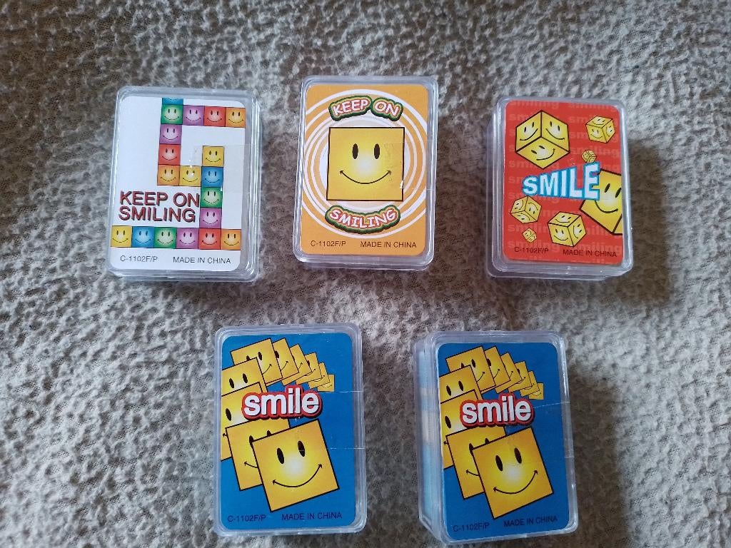 lot 5 doosjes met mini speelkaarten smiling smile kaarten, Ophalen of Verzenden, Nieuw, Speelkaart(en)