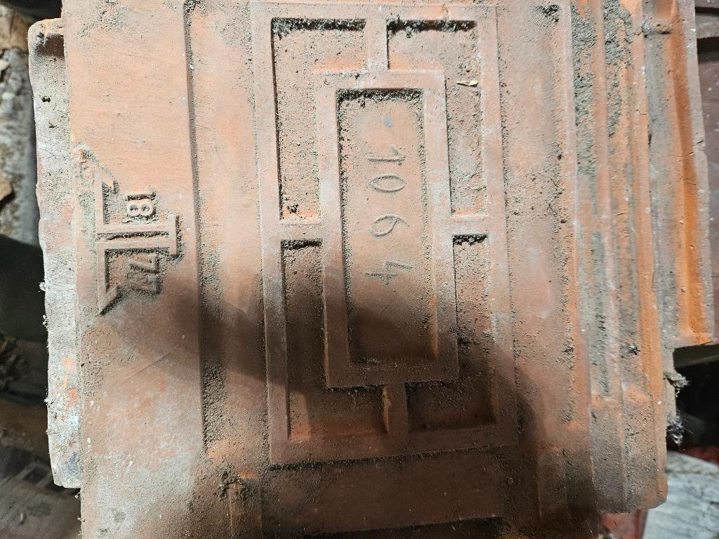 Oude Dakpannen gezocht, type 1877 loksbergen , zie foto, Ophalen of Verzenden, Dakpannen