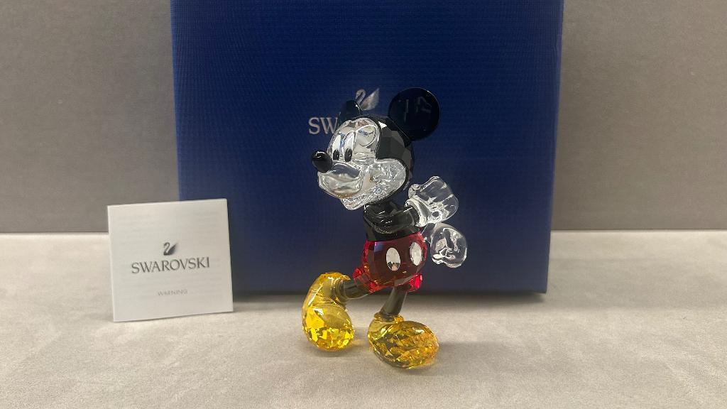 Swarovski Disney Mickey Mouse Gekleurde uitgave, Verzamelen, Swarovski, Nieuw, Figuurtje, Ophalen of Verzenden