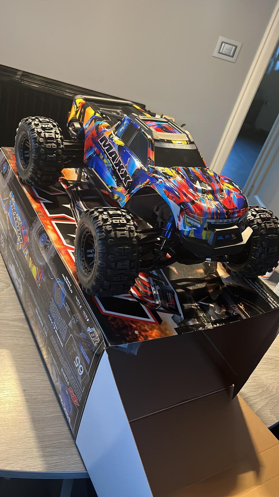 Traxxas Max V2, Échelle 1:10, Voiture off road, Comme neuf, Enlèvement