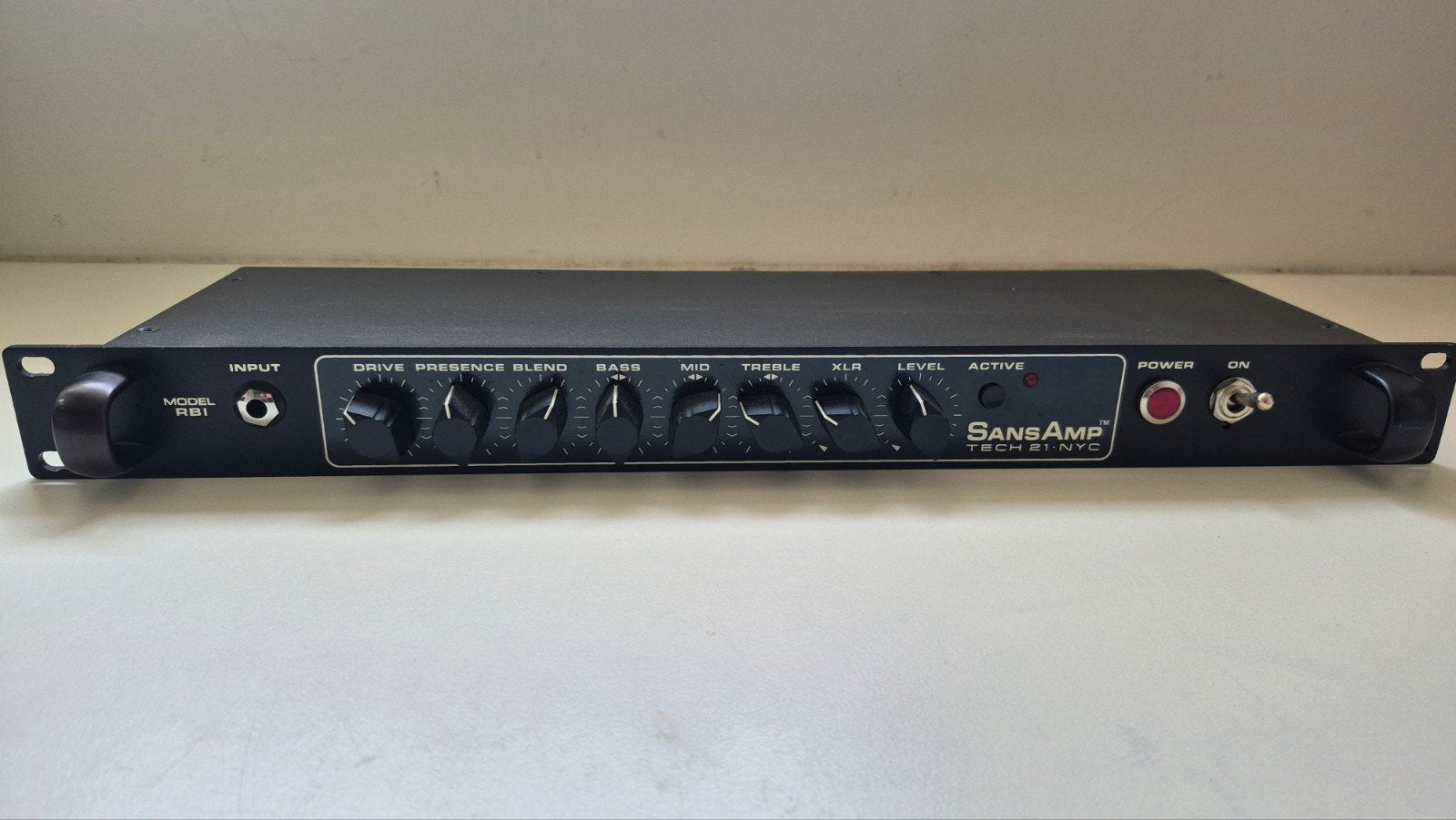 Tech 21 SansAmp RBI rack module pre-amp D.I., Ophalen of Verzenden, Zo goed als nieuw