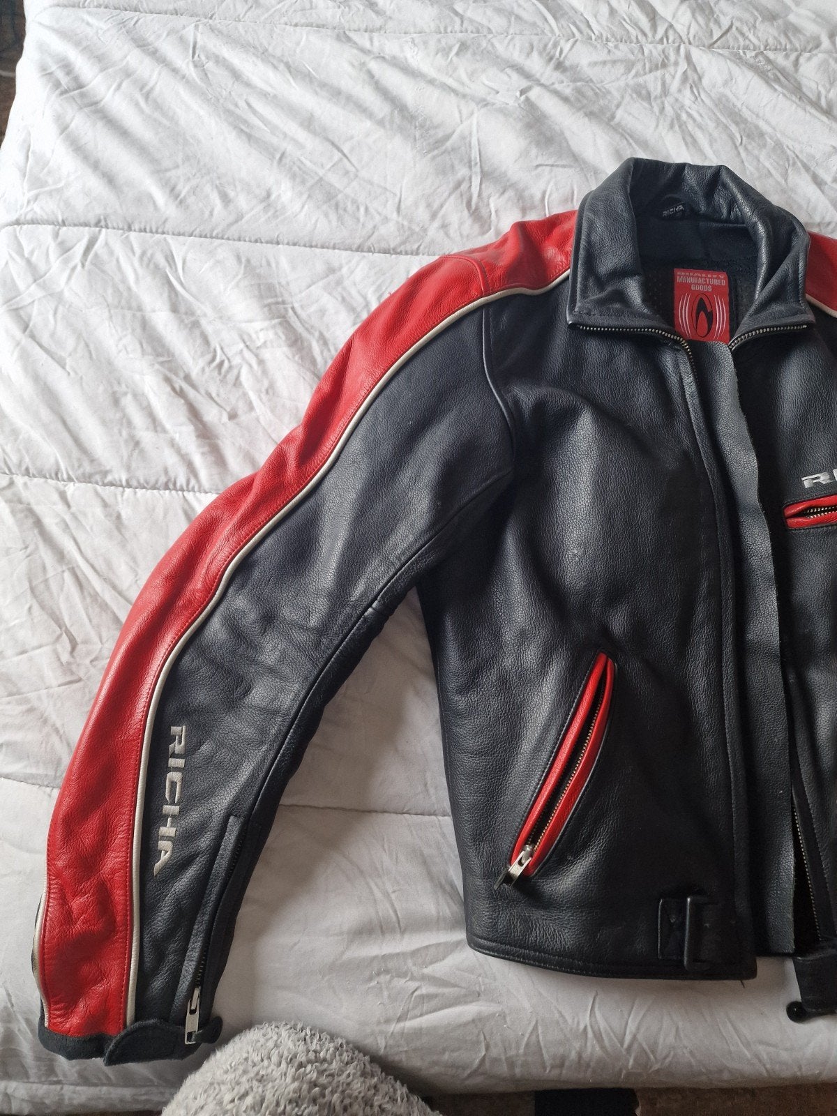 veste en cuir  pour moto taille m, Motos, Femmes, Manteau | cuir, Neuf, sans ticket, Richa