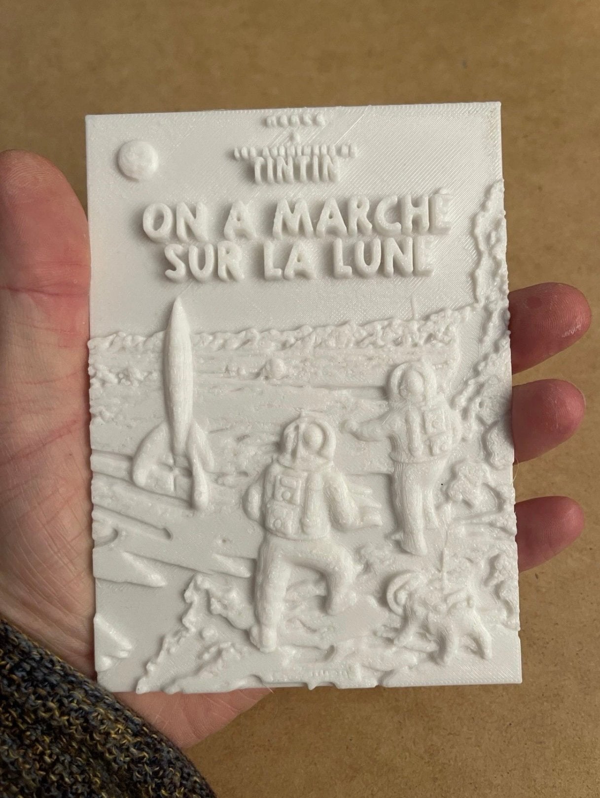 Tintin on a marché sur la lune (en relief type carte postale, Envoi, Tintin, Comme neuf, Autres types