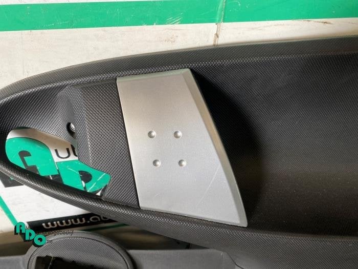 Poignée portière 4portes avant droite d'un Peugeot 107 (10, Autos : Pièces & Accessoires, Carrosserie & Tôlerie, -, 3 mois de garantie