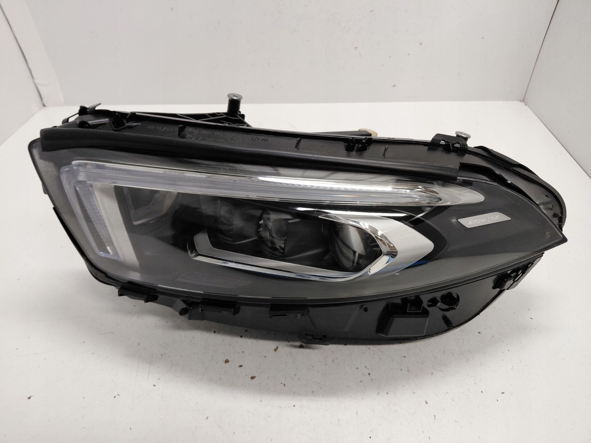Phare gauche Mercedes Classe A A1779065303, Autos : Pièces & Accessoires, Mercedes-Benz AG, Mercedes-Benz, Utilisé, Mercedesstrasse 120
70372  Stuttgart, DE