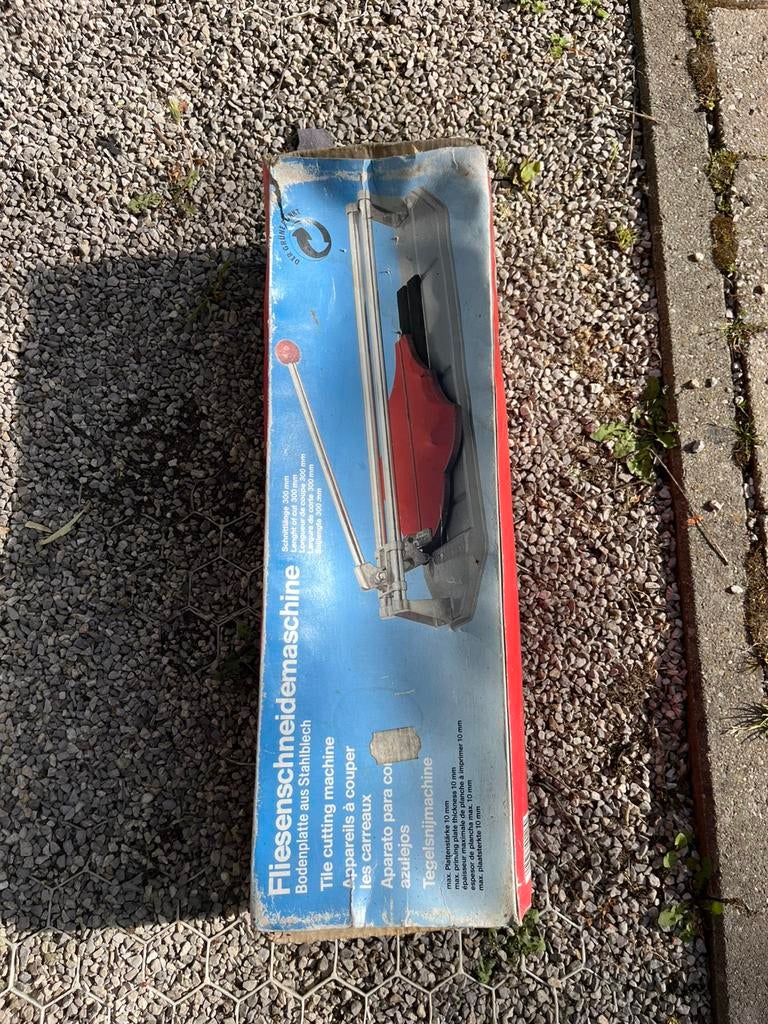 Tegelsnijder, Ophalen, Zo goed als nieuw