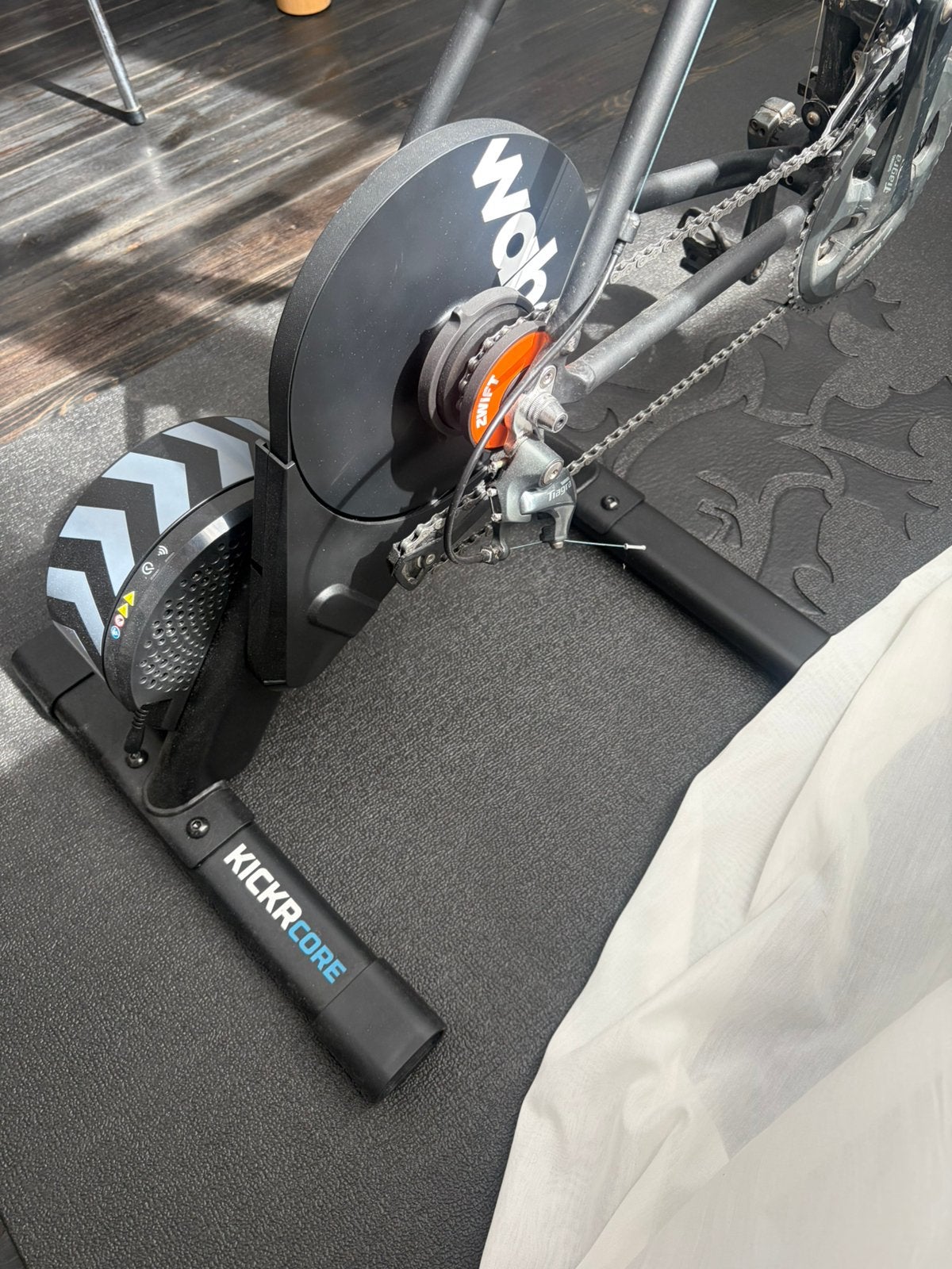 Wahoo Kickr Core 2 + Zwift Cog and Click, Sport en Fitness, Snowboarden, Ophalen, Zo goed als nieuw