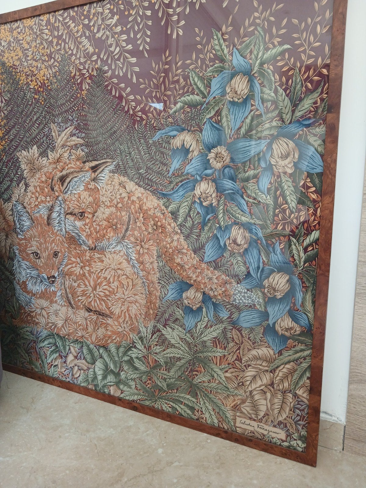 Salvatore Ferragamo 'Volpi' Silk Scarf, Enlèvement