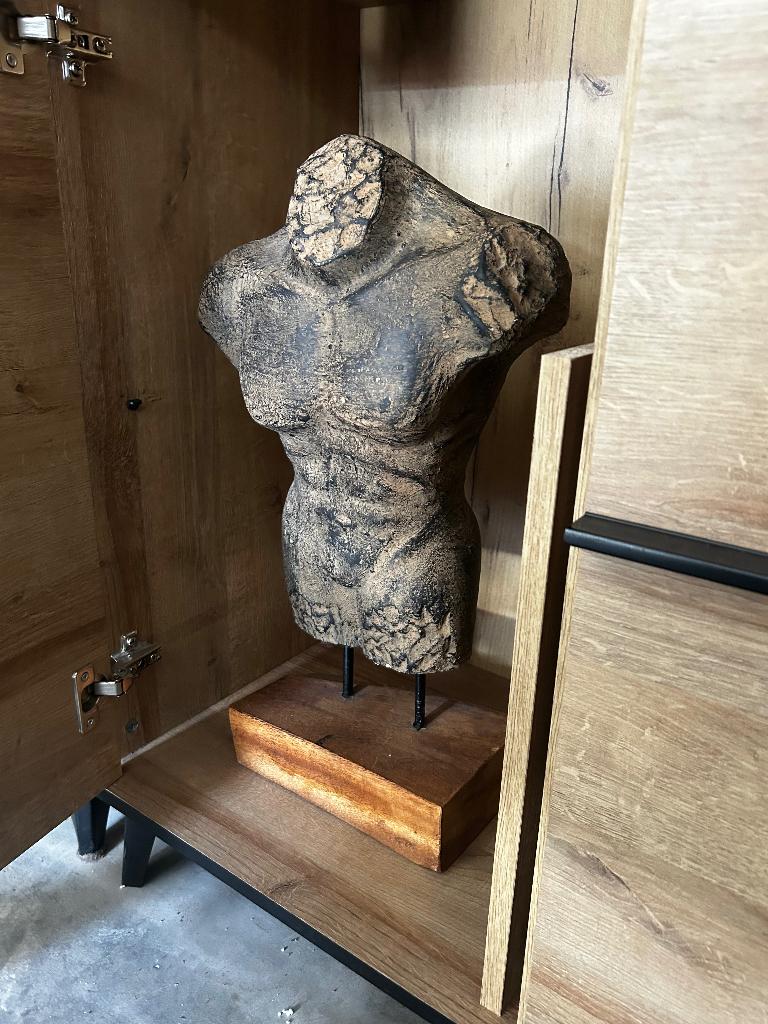 Mannelijke buste op voet, Ophalen