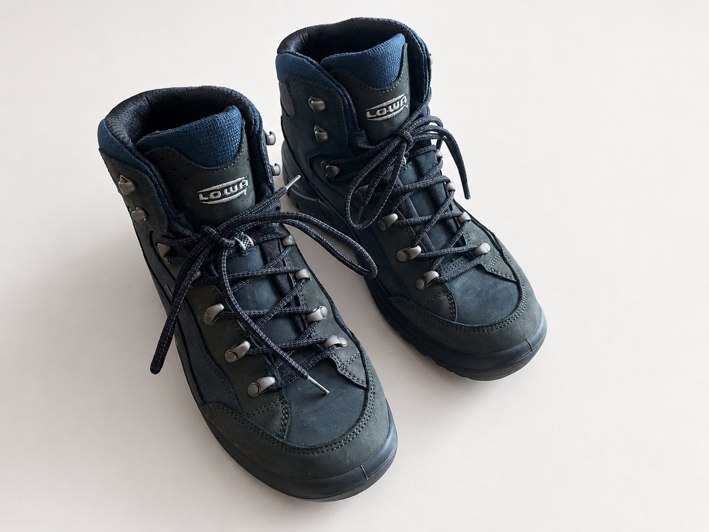 Bottes de randonnée Lowa Renegade GTX Mid LS - asphalt/navy, Sports & Fitness, Alpinisme & Randonnée, Comme neuf, Chaussures, Enlèvement ou Envoi