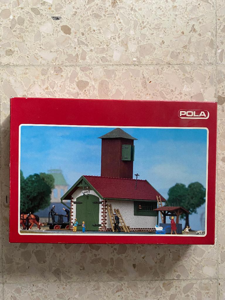 CASERNE DE POMPIERS - POLA - 1:87, Neuf, Autres marques, Pont, Tunnel ou Bâtiment, Courant continu ou Courant alternatif
